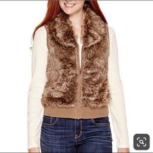 JC Penny Arizona natural colored faux fur vest